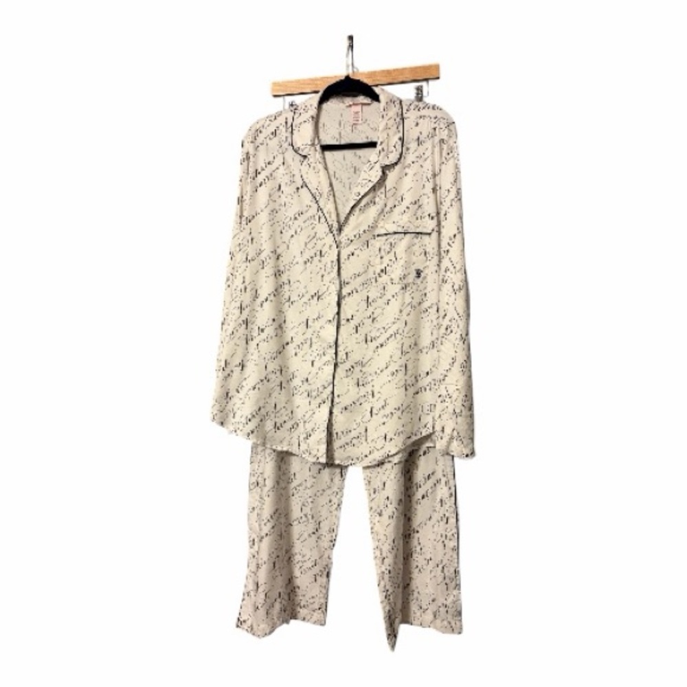 Victoria’s Secret Two Piece Pajama Set. Long Sleeve White Size XL.